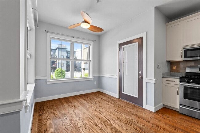 Foto del edificio - 774 E 3rd St