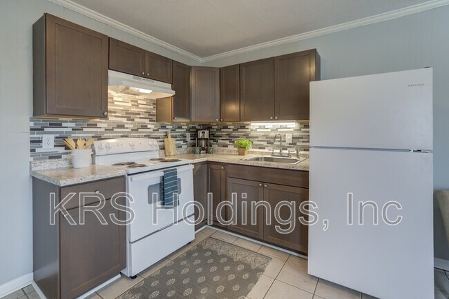 Building Photo - 4161 Richmond Hwy N