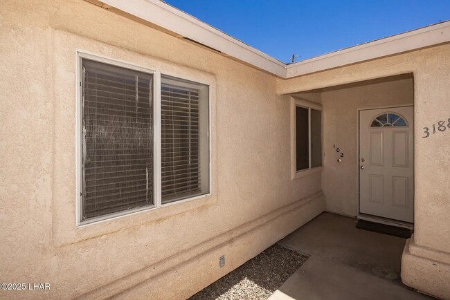 Building Photo - 3188 Desert View Ct