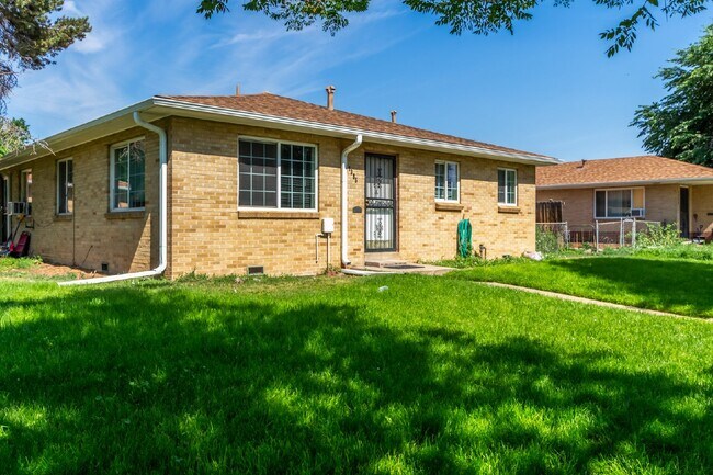 Foto del edificio - Great two bed / one bath in south Denver for rent