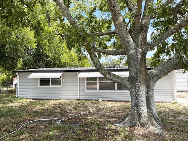 Foto del edificio - 3418 Brockett Rd