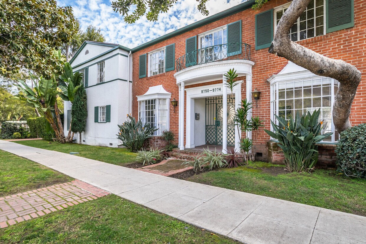 Foto principal - 9754 W Olympic Blvd