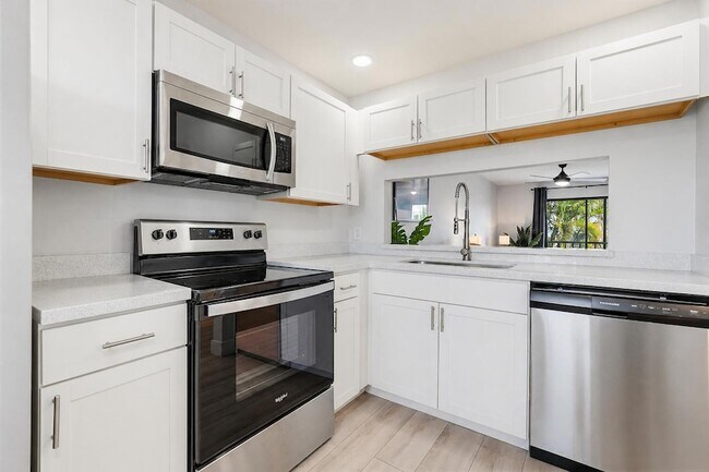 Foto del edificio - 7245 Golf Colony Ct