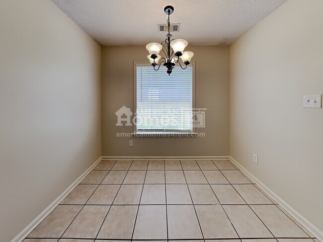 Foto del edificio - 9272 Fletcher Wood Drive