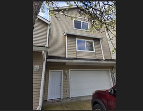 Building Photo - 1821 NE 88th Cir