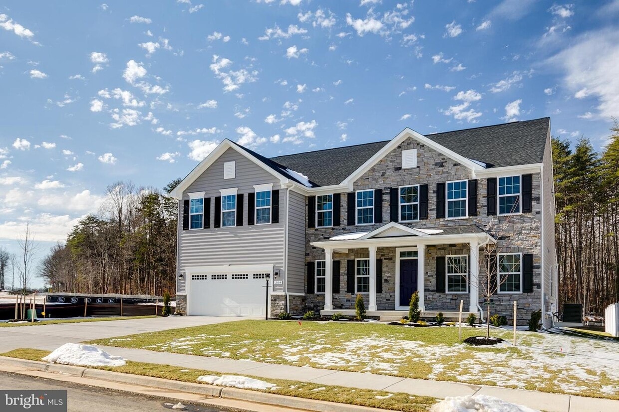 Primary Photo - 204 Elmsley Ln