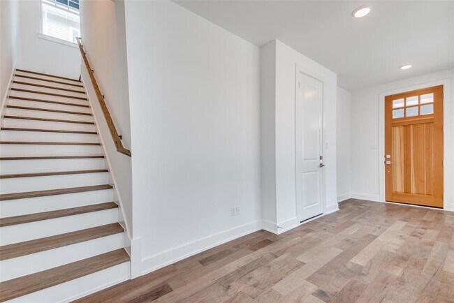 Foto del edificio - 645 N Tyler St