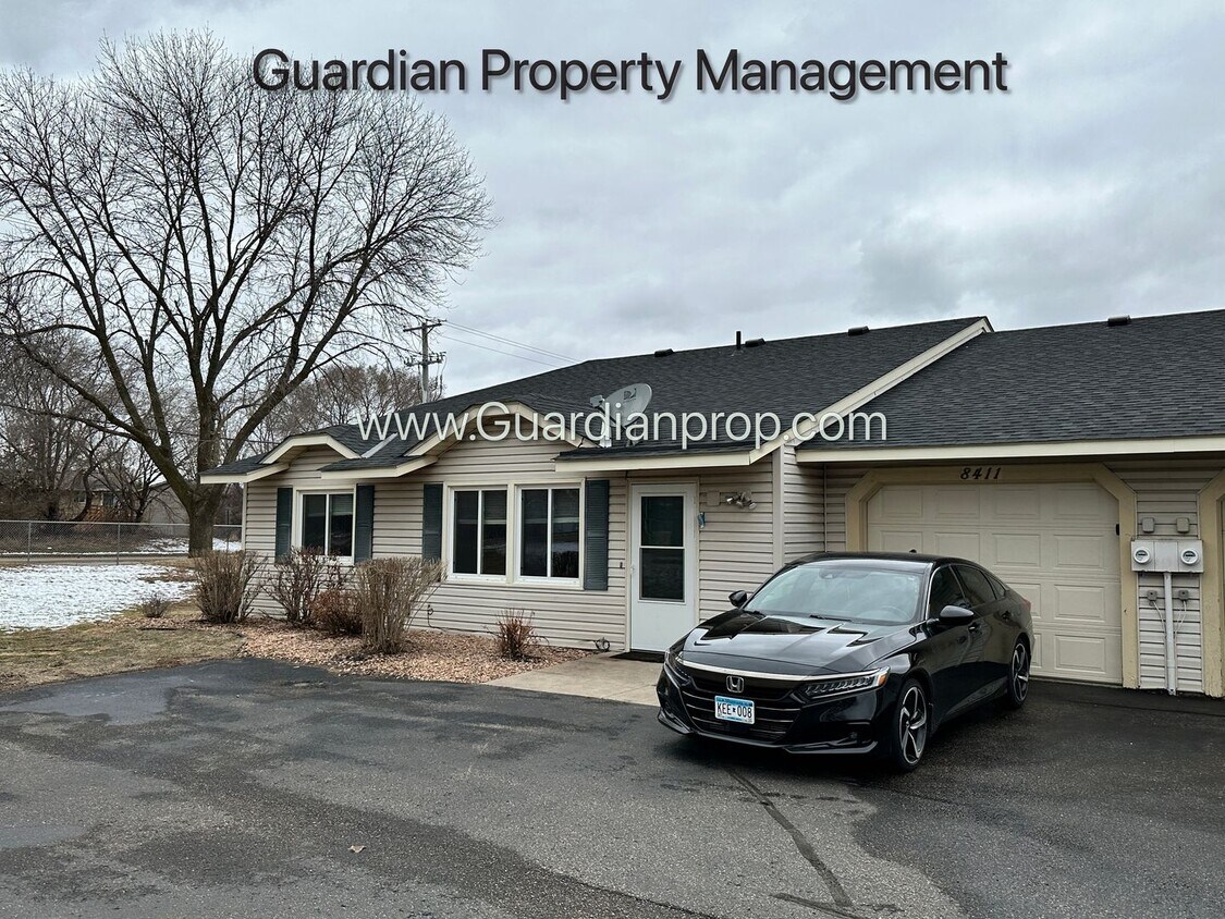 Primary Photo - Brooklyn Park End Unit Patio Home, Dishwas...