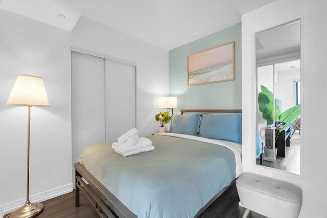 Building Photo - 203 Jarvis St