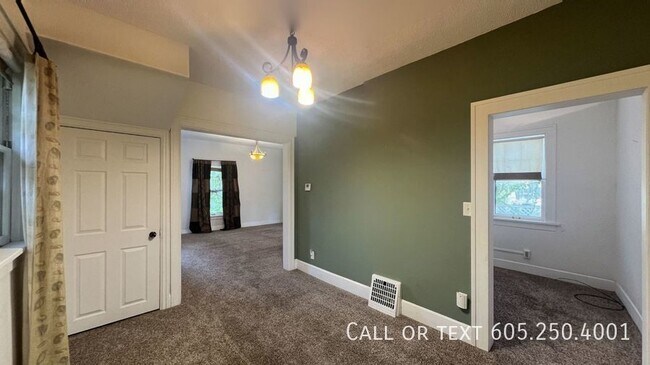 Foto del edificio - Elegant 3-Bedroom 1-Bath Single Family Home