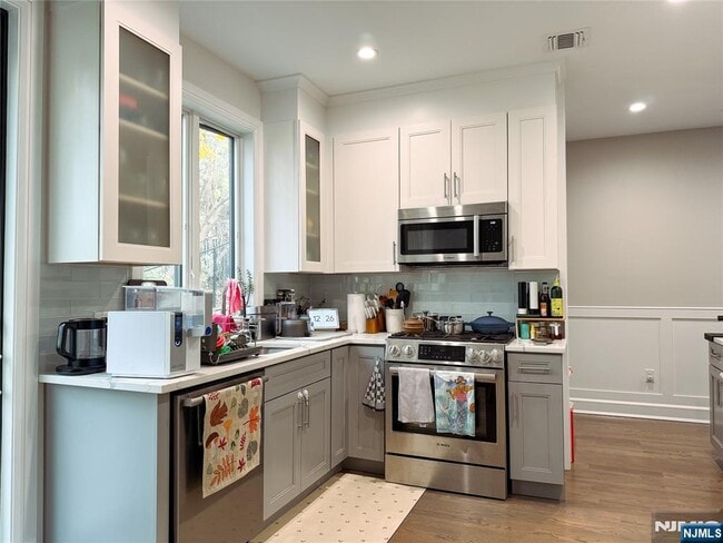 Foto del edificio - 555 Edgewater Ave