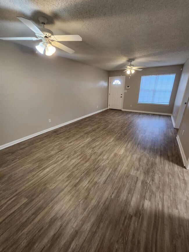 Foto del edificio - 1100 Greentree Ct