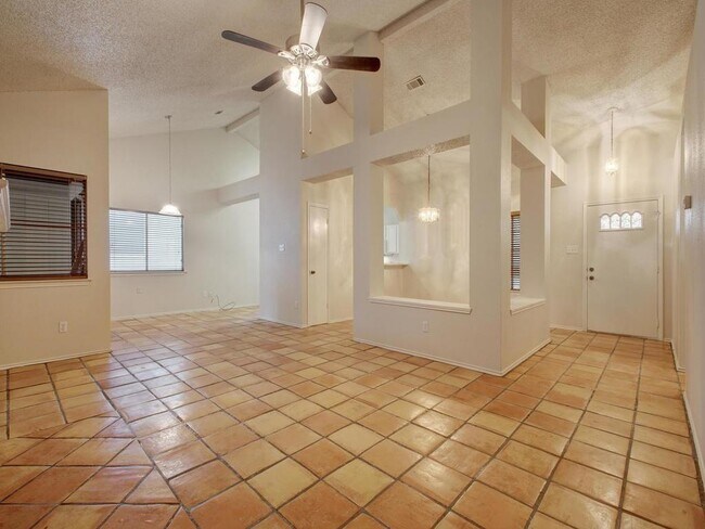 Foto del edificio - 6305 Evangeline Trail