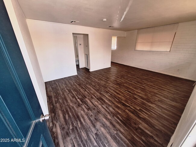 Foto del edificio - 1317 N 48th Pl