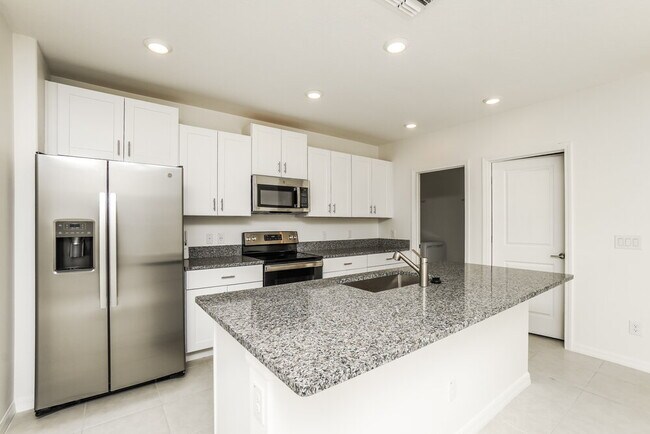 Foto del edificio - 2045 Skybrooke Blvd