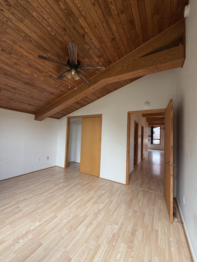 Building Photo - 47930 Henry Hill Ln