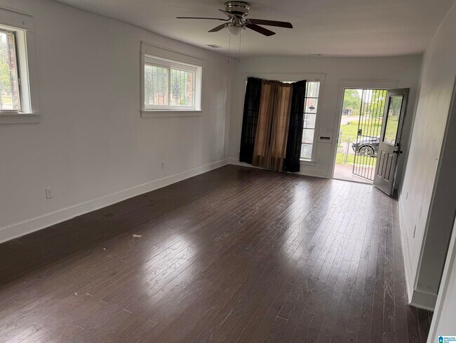 Foto del edificio - 451 2nd St N