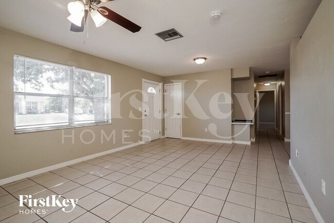 Foto del edificio - 18481 Holly Rd
