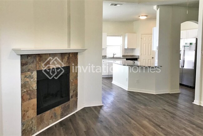 Foto del edificio - 2306 Hillside Dr