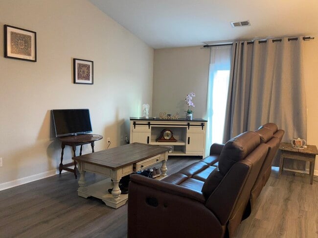 Foto del edificio - 2138 Bonneville Cir