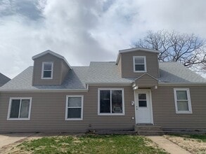 Building Photo - 918 S 1st St