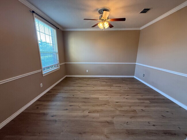 Foto del edificio - 2833 Shoreline Way