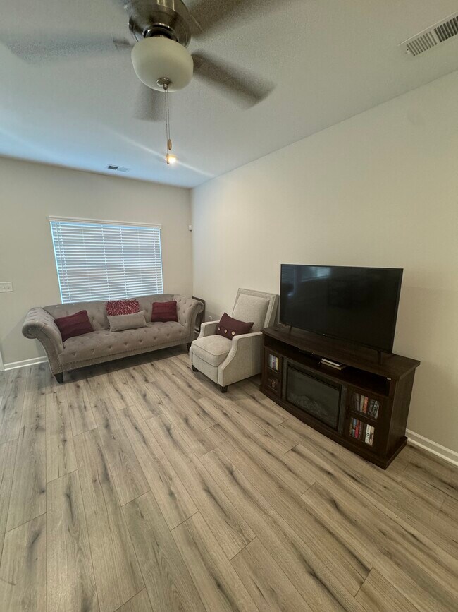 Building Photo - 6544 Wilford Ct
