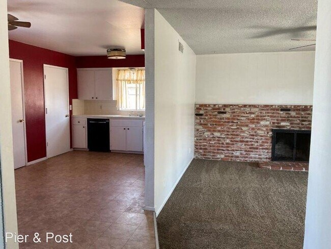 Foto del edificio - 3 br, 2 bath House - 118 W. National Ave