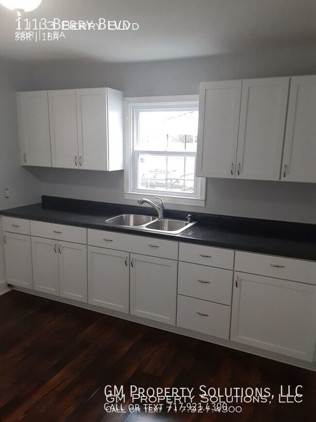 Building Photo - 1113 Berry Blvd - Charming Single Family Home