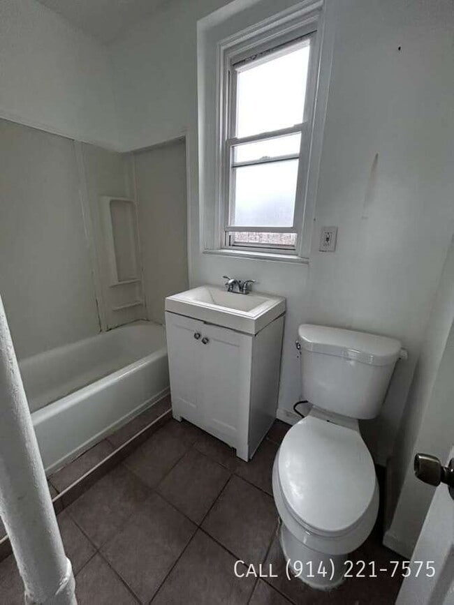 Building Photo - 35 Altonwood Pl