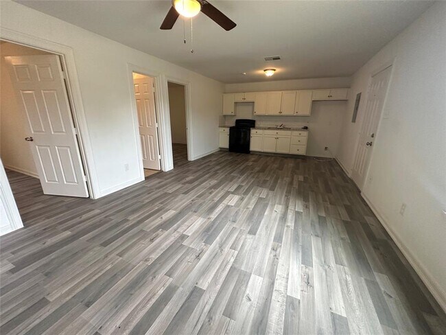 Foto del edificio - 99 Brownwood Dr