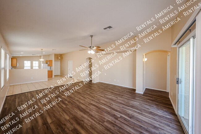 Foto del edificio - 138 N 153rd Ave