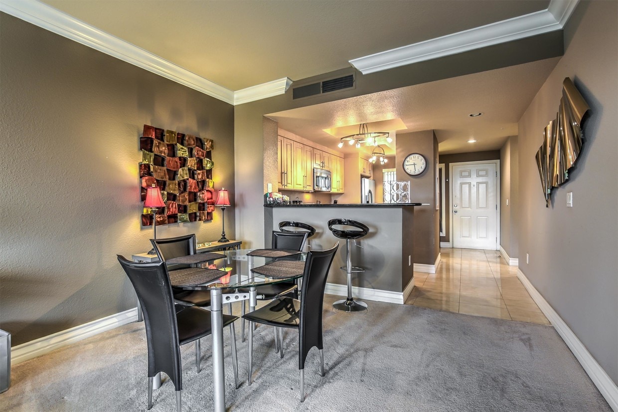 Foto principal - 230 E Flamingo Rd