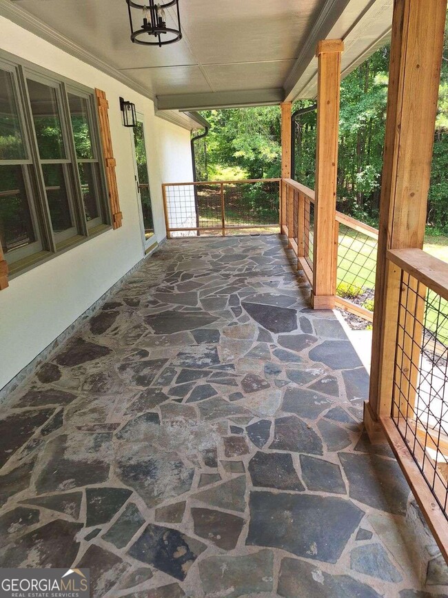 Building Photo - 2752 Poplar Rd