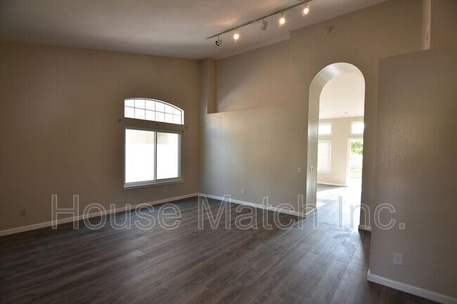 Building Photo - 43068 Corte Calanda