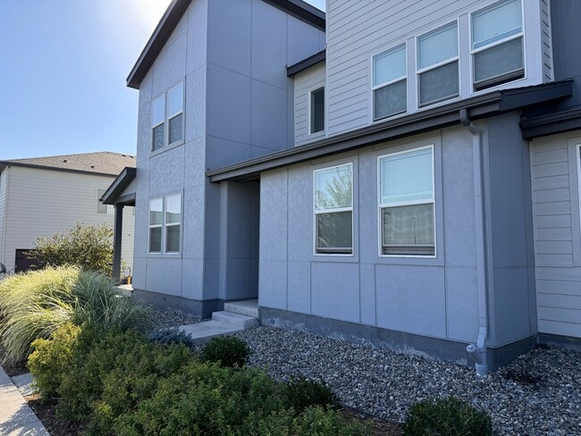 Building Photo - 16254 E 47th Dr