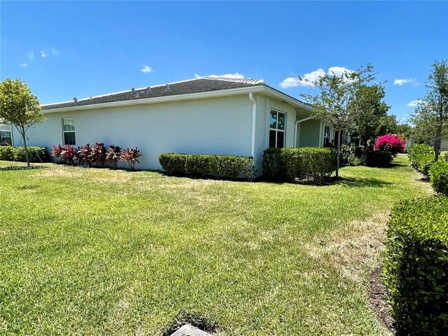 Building Photo - 14492 Highland Center Way