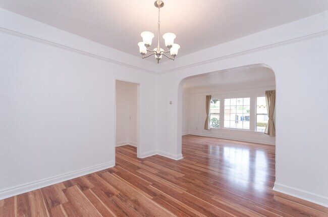 Foto del edificio - Large Spanish Style House in the Heart of ...
