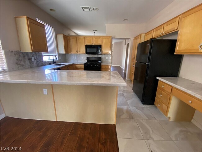 Foto del edificio - 9138 Green Thicket Ct