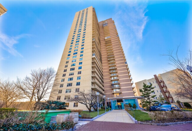 Foto del edificio - 6040 Boulevard E