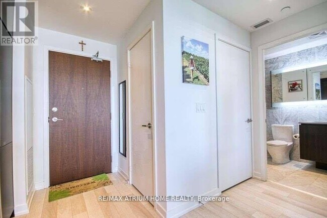 Photo du bâtiment - 115 McMahon Dr