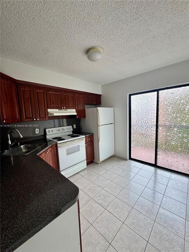 Building Photo - 5300 W 21st Ct