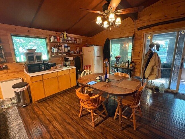 Foto del edificio - 79 Spruce Peak Rd