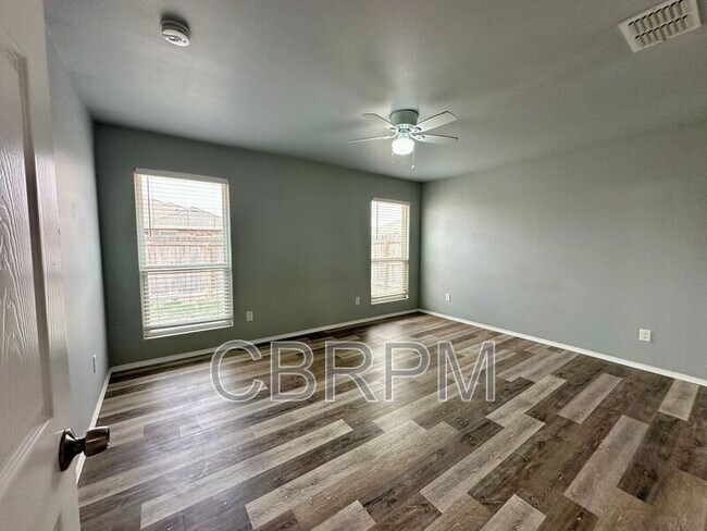 Foto del edificio - 8434 11th St