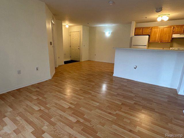 Building Photo - 15900 Silver Pkwy