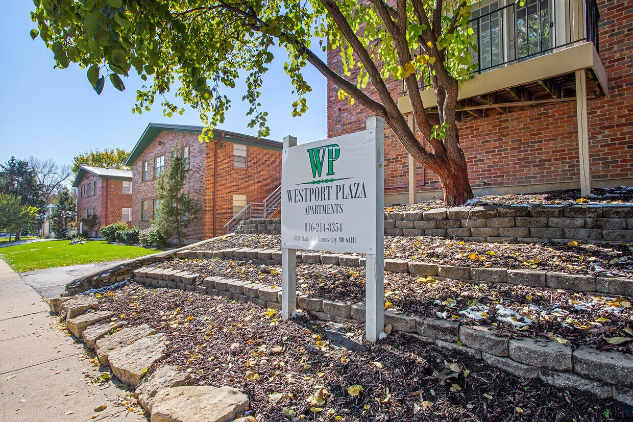 Primary Photo - 4032 Clark Ave