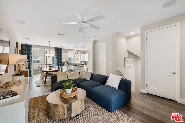 Foto del edificio - 4415 Paxton Pl
