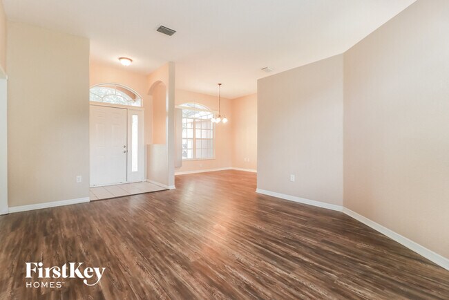 Building Photo - 318 Country Vineyard Dr