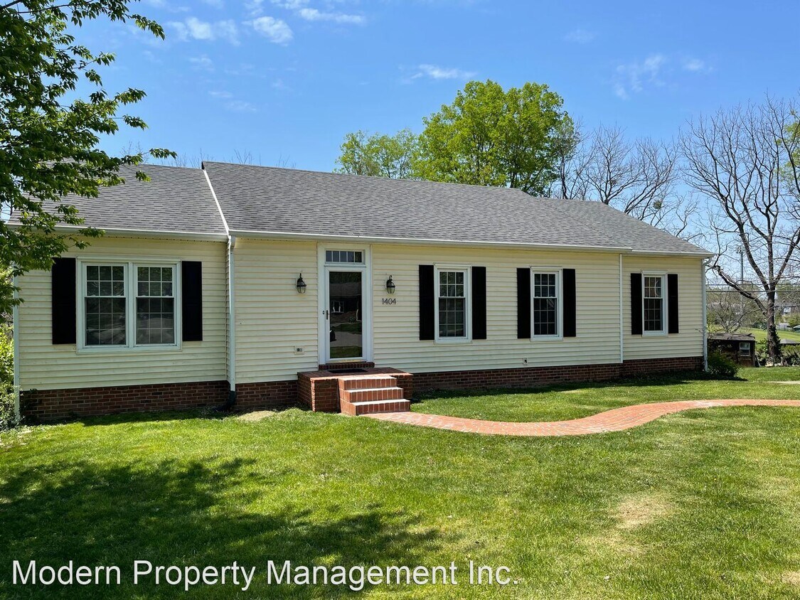 Primary Photo - 5 br, 2.5 bath House - 1404 Mount Rainier ...