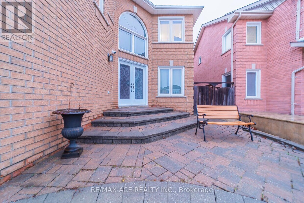 Building Photo - 5167 Heatherleigh Ave